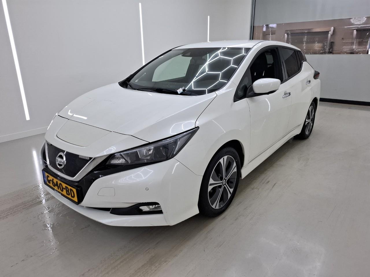 Nissan Leaf 40 kWh N-connecta - Electric - Automatic - 150 hp - 37.513 km