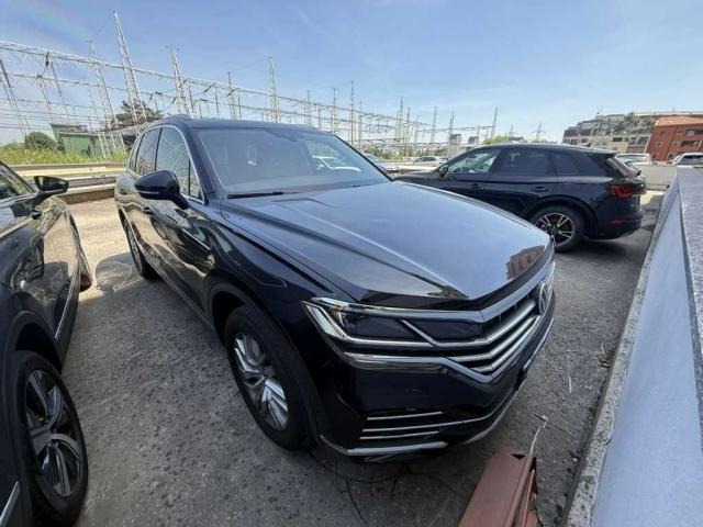 2022 Volkswagen Touareg   AWD