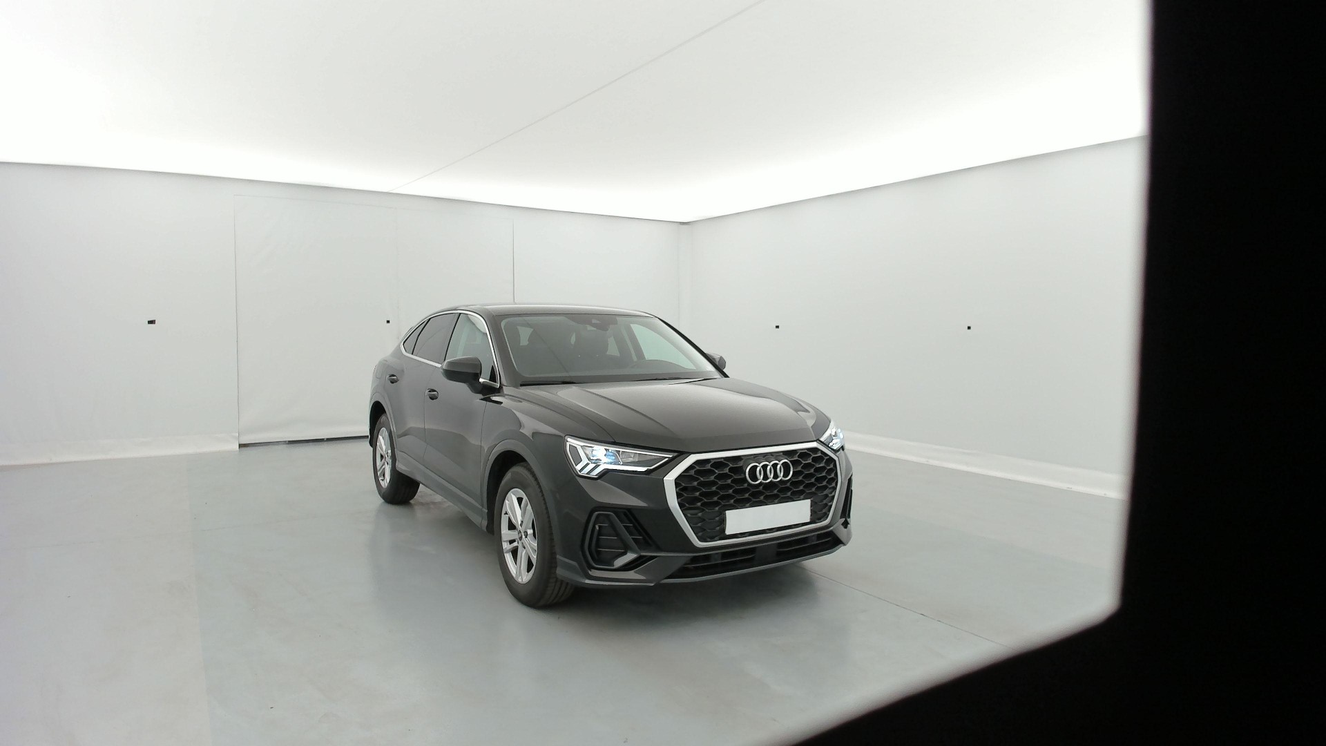 2022 Audi Q3   