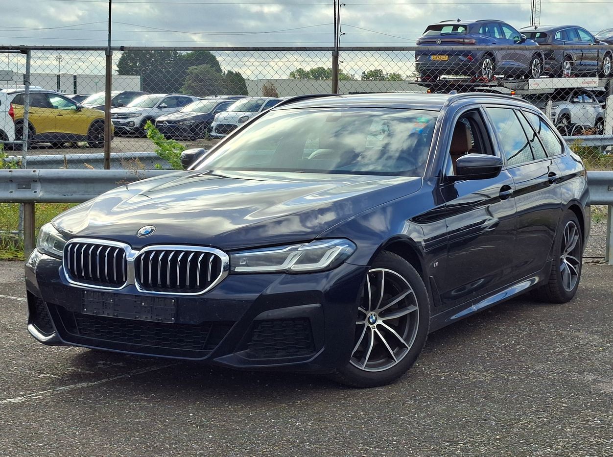 BMW 5 Series 520i M Sport - Petrol - Automatic - 184 hp - 218.708 km