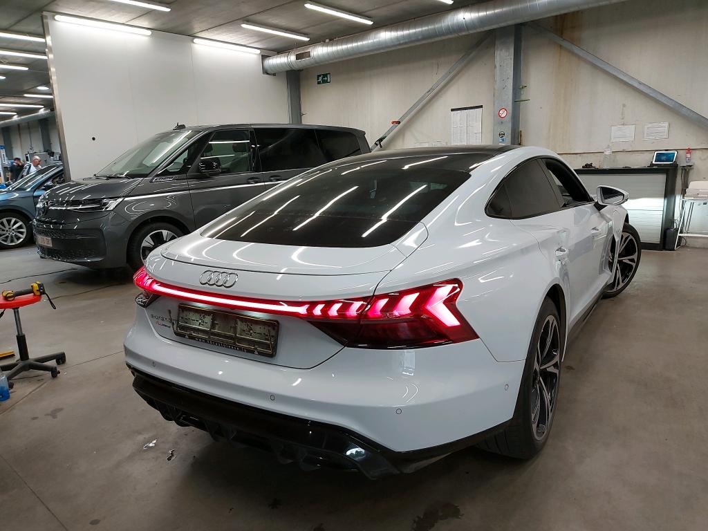 Audi E-tron GT 93 kWh Business - Quattro - Electric - Automatic - 476 hp - 33.078 km