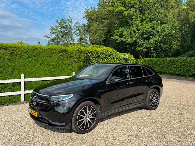 Mercedes-Benz EQC 400 AMG Line - Electric - Automatic - 408 hp - 138.657 km