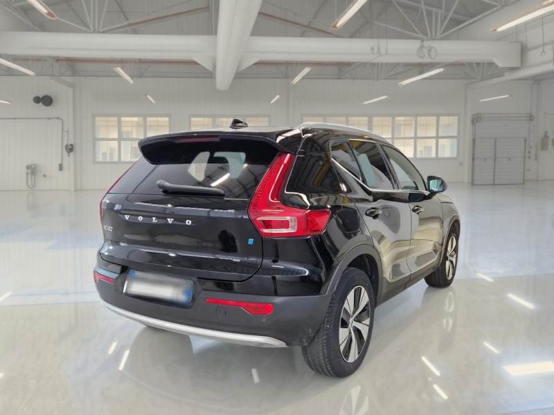 Volvo XC40 T4 Core - Hybrid - Automatic - 211 hp - 109.730 km