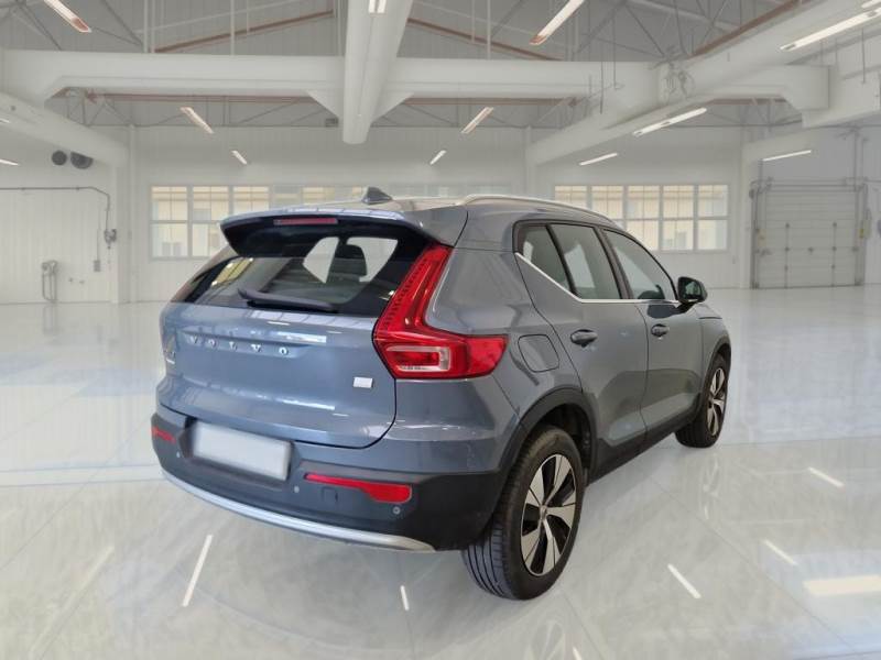 Volvo XC40 T4 Core - Hybrid - Automatic - 211 hp - 197.278 km