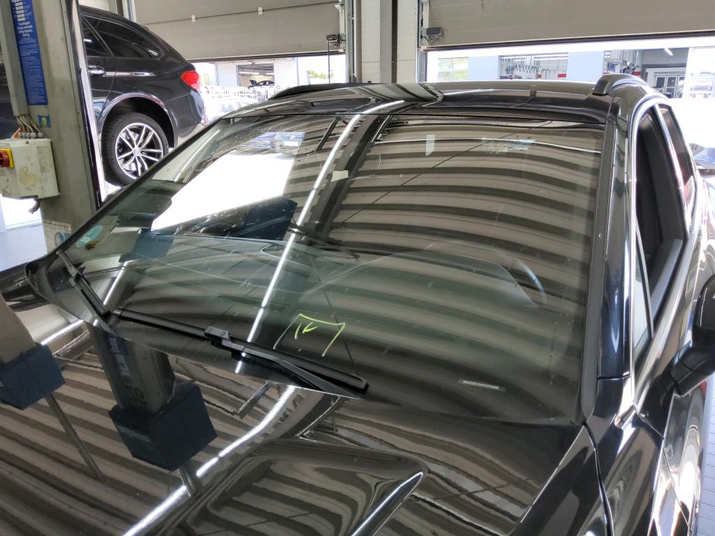 2023 Volkswagen Touareg   AWD