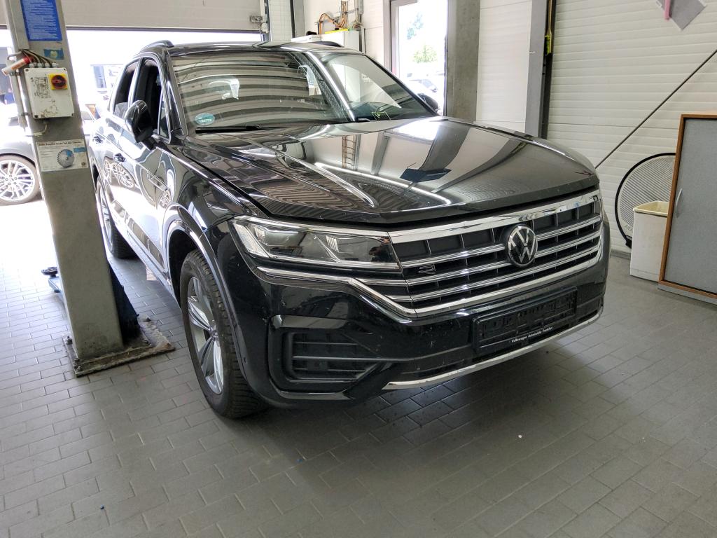 2023 Volkswagen Touareg   AWD