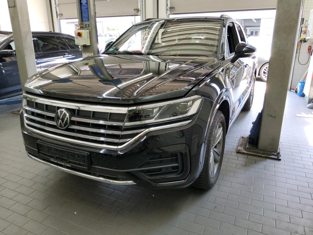 2023 Volkswagen Touareg   AWD