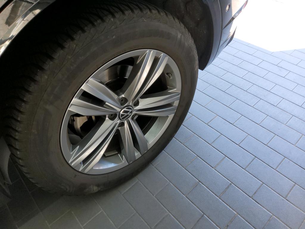 2023 Volkswagen Touareg   AWD