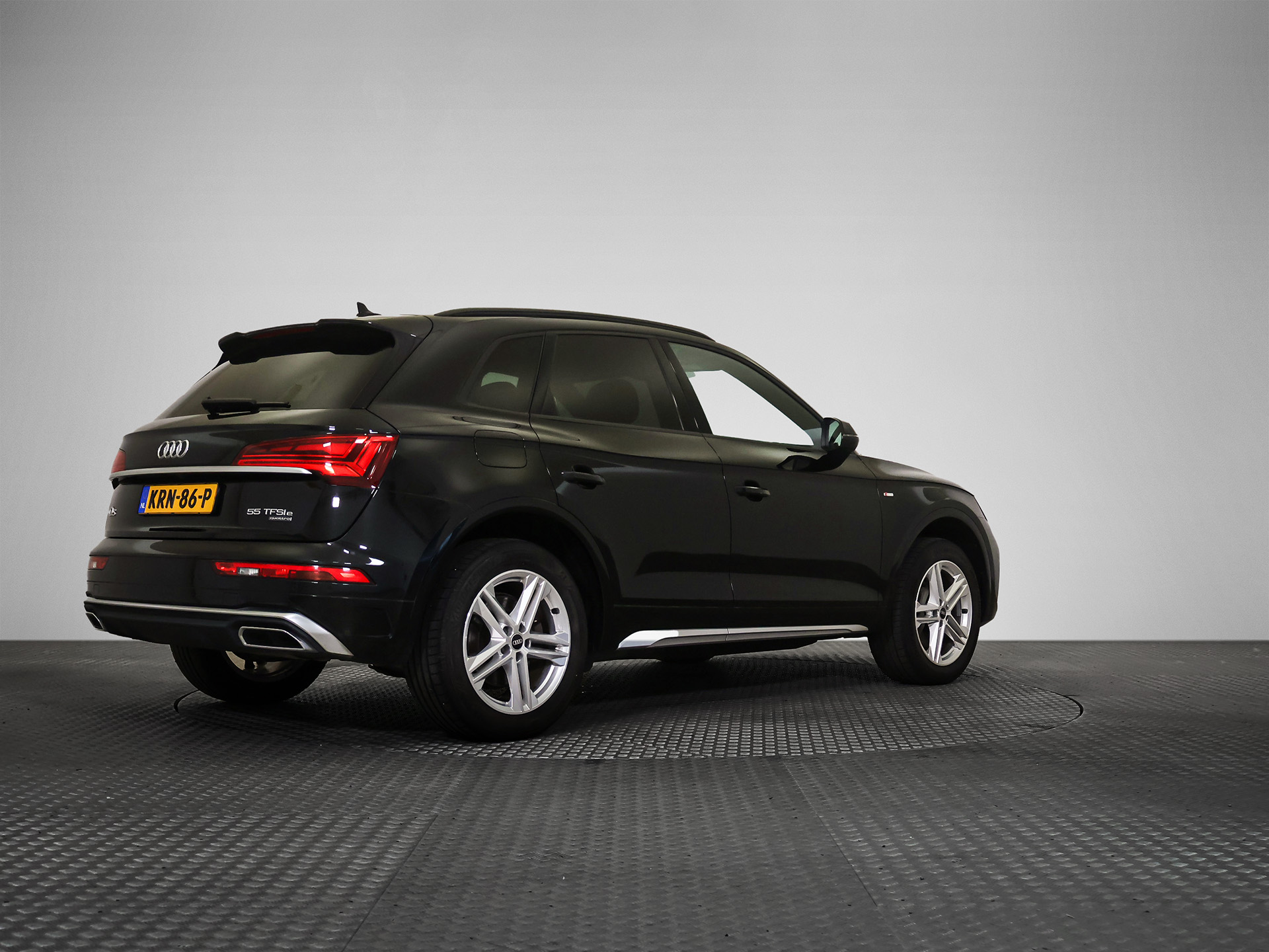 Audi Q5 55 TFSIe S Edition - Hybrid - Automatic - 265 hp - 74.571 km