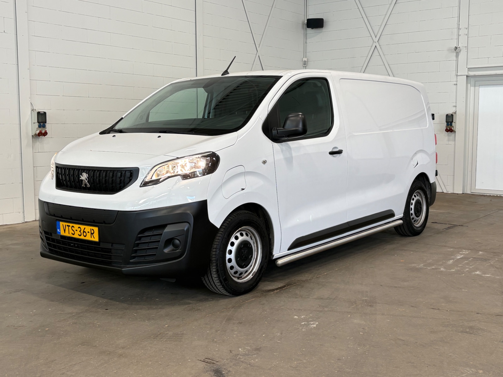 Peugeot Expert 75 kWh Premium - Electric - Automatic - 136 hp - 52.094 km
