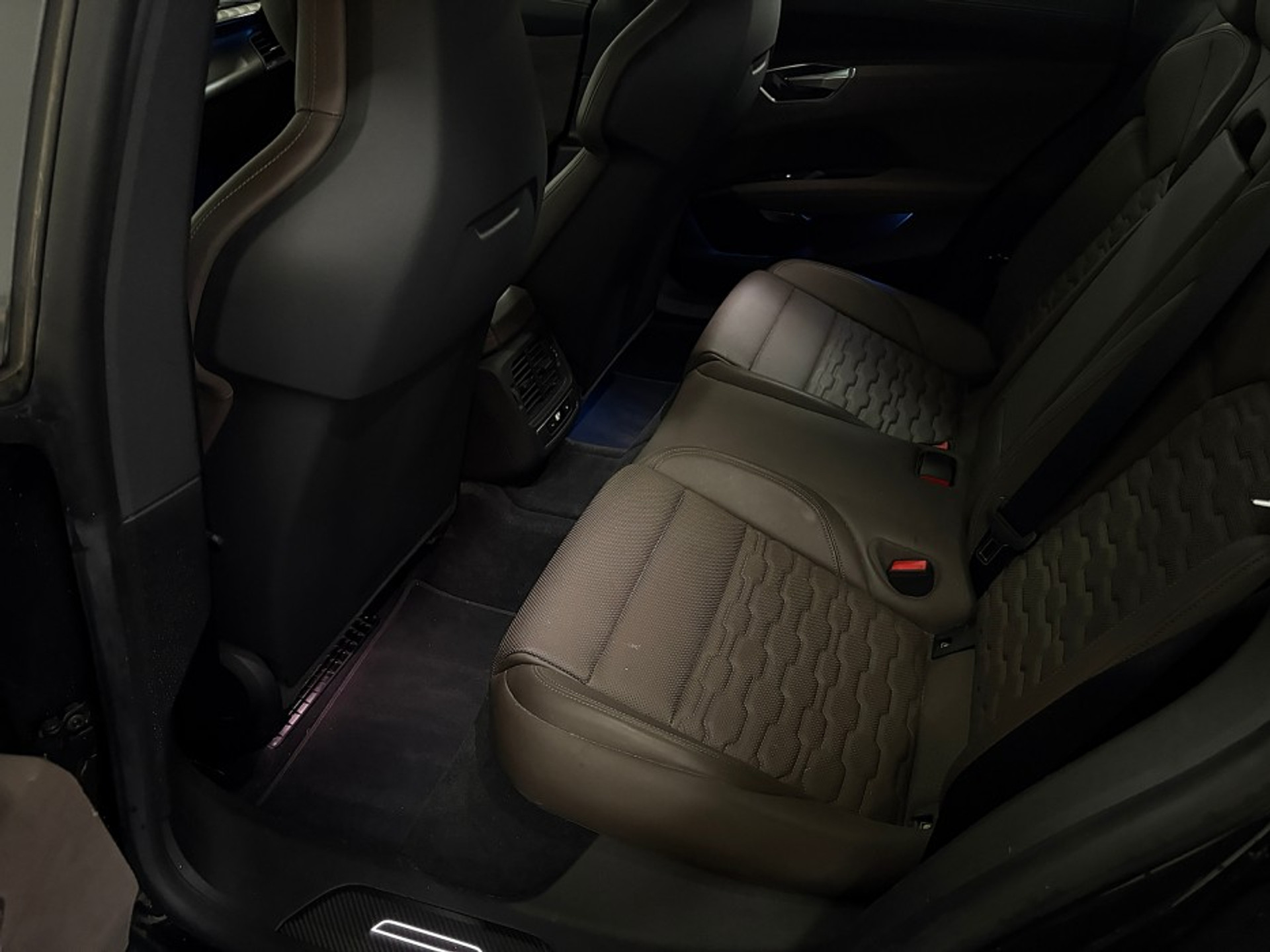 Foto 9 van Audi e-tron GT