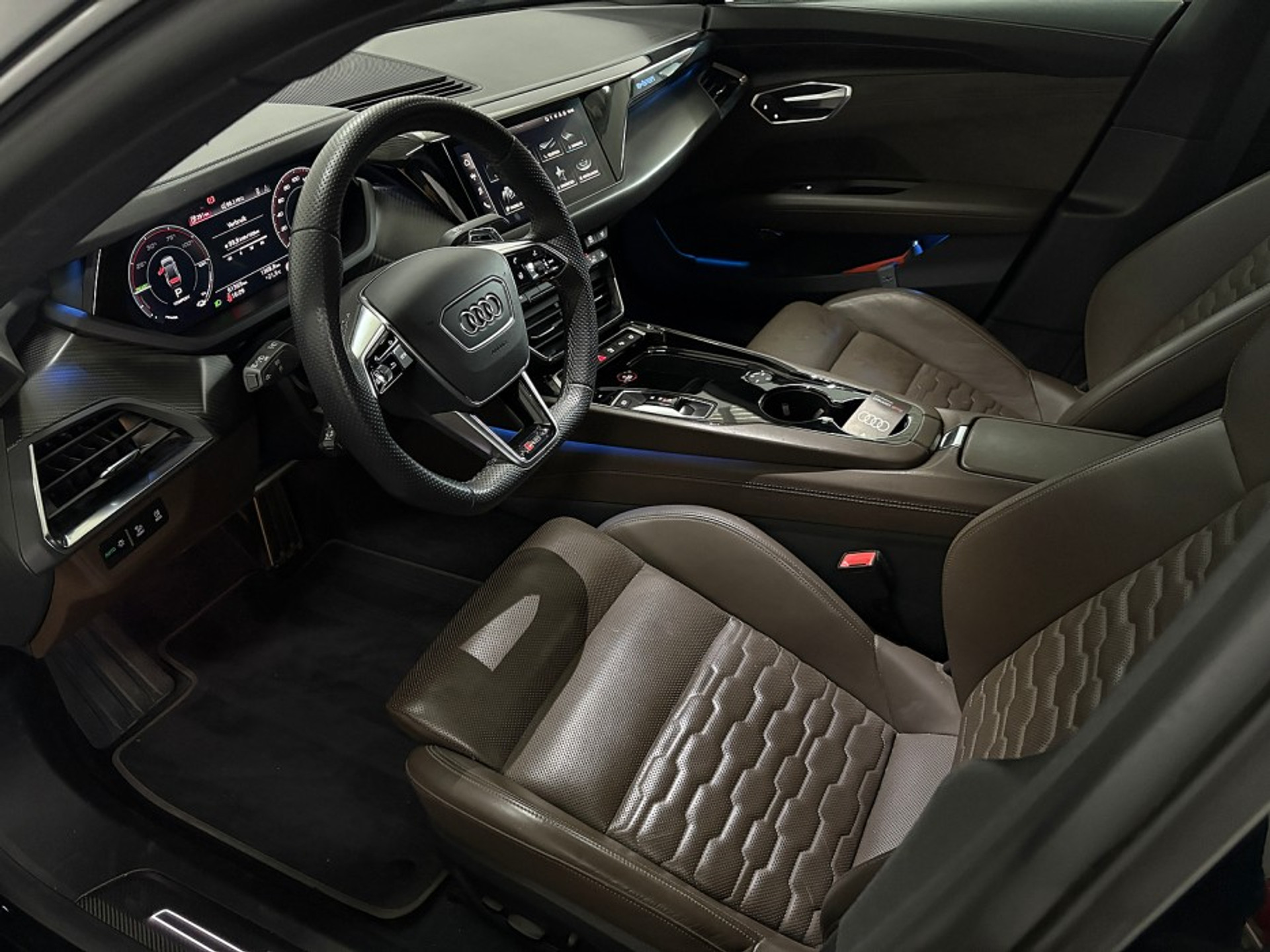 Foto 17 van Audi e-tron GT