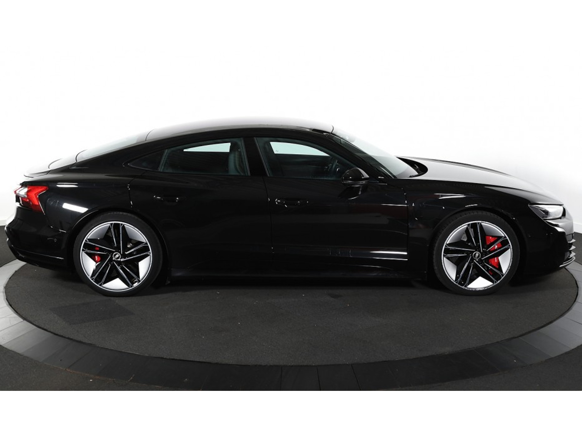 Foto 7 van Audi e-tron GT