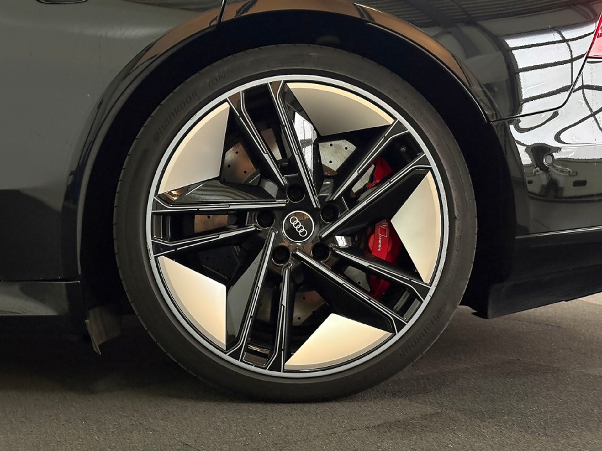 Foto 11 van Audi e-tron GT