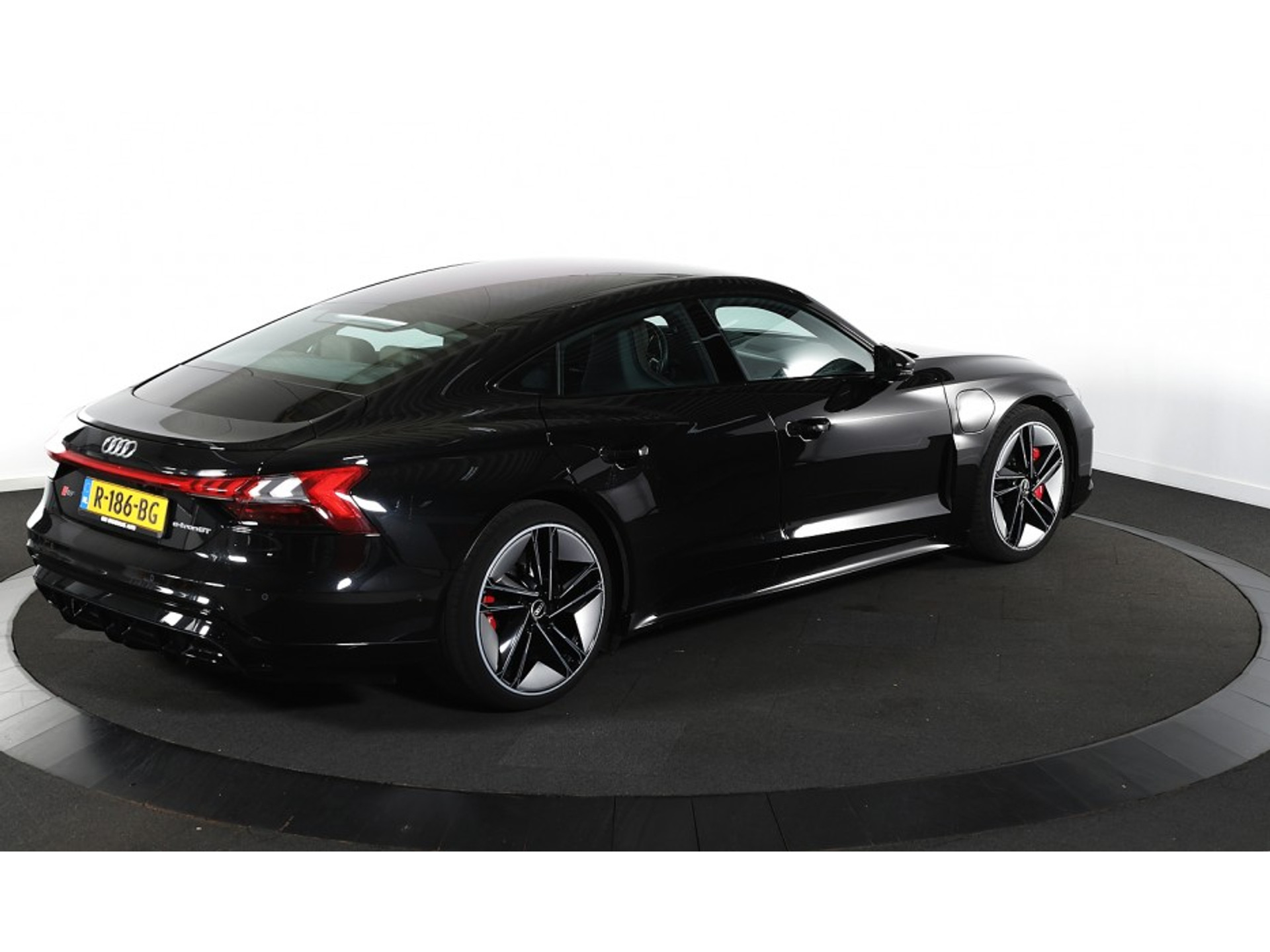 Foto 4 van Audi e-tron GT