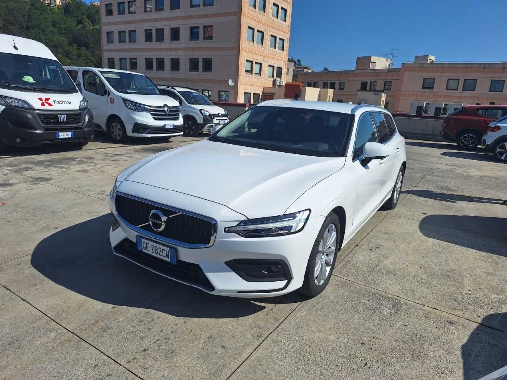 Volvo V60 B4 Momentum - Diesel - Automatic - 197 hp - 115.829 km
