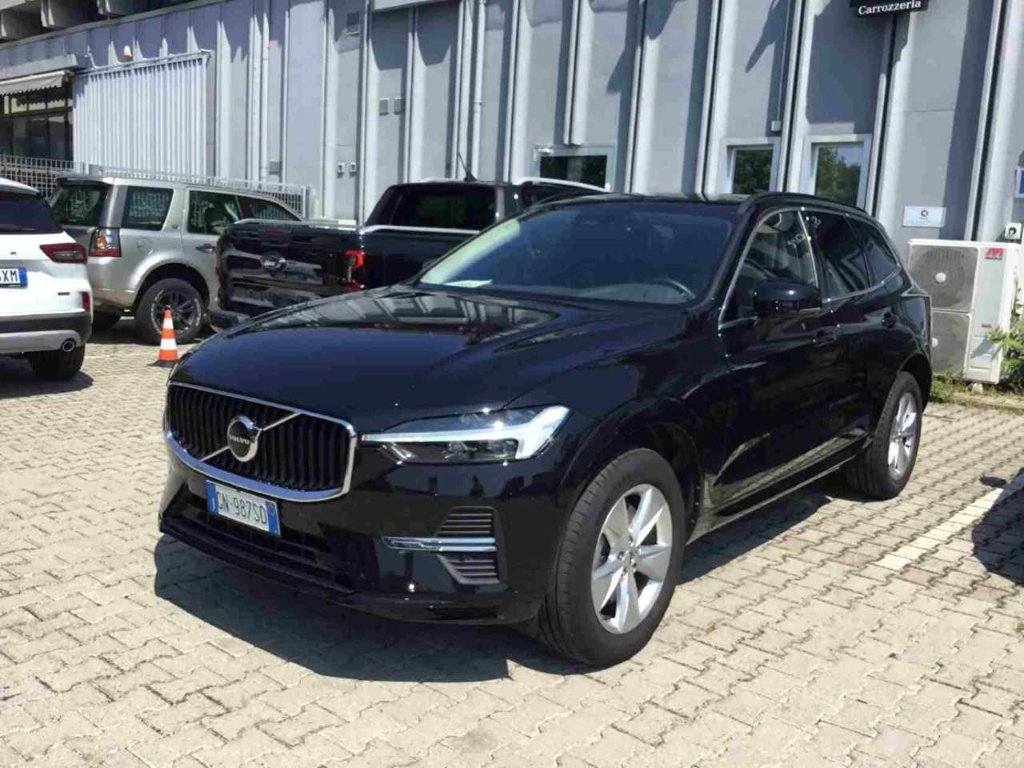 Volvo XC60 B4 Core - Diesel - Automatic - 197 hp - 93.306 km