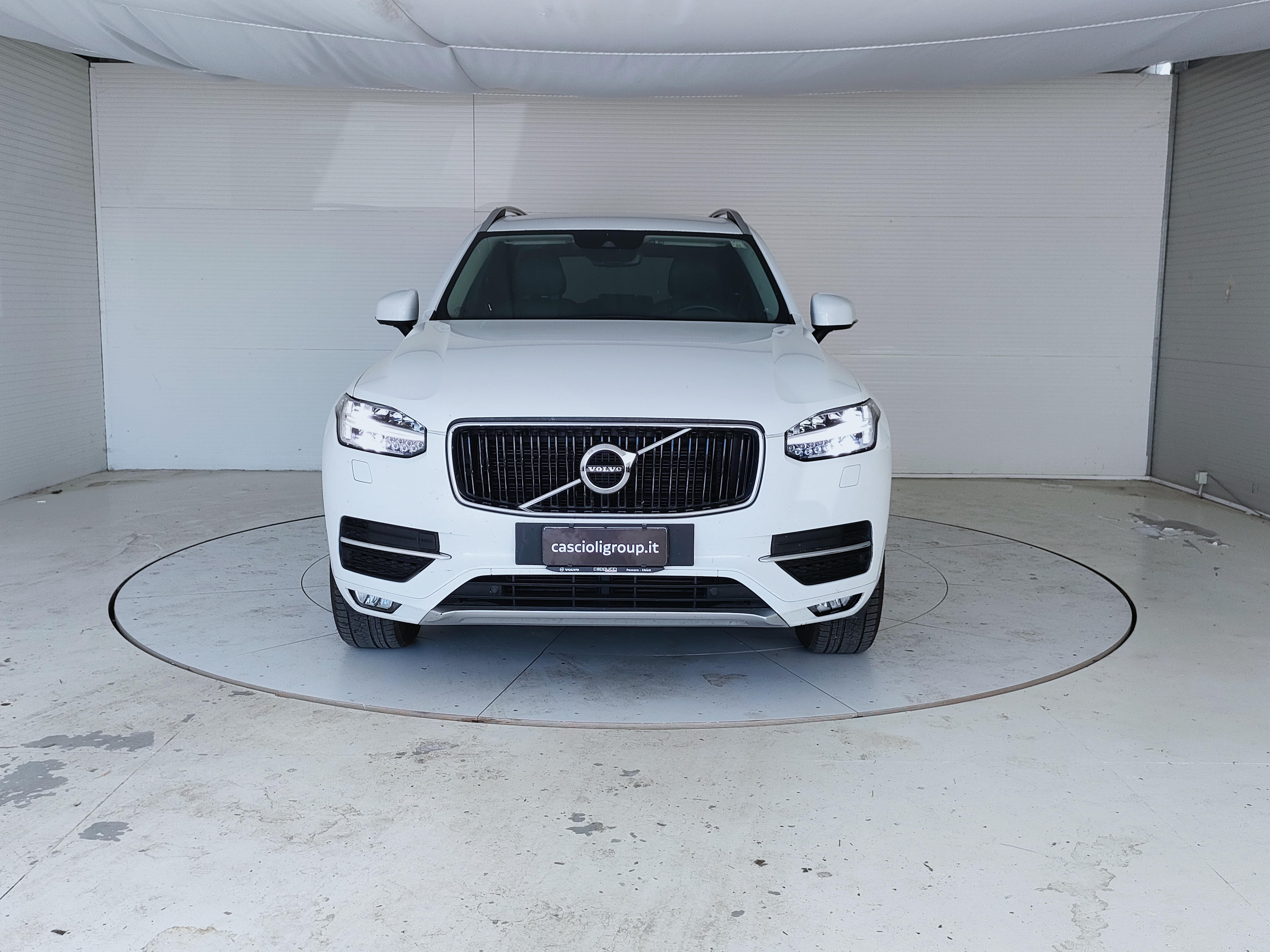 Volvo XC90 D5 Momentum - AWD - Diesel - Automatic - 225 hp - 165.527 km