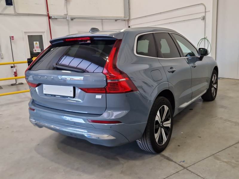 Volvo XC60 T6 Plus Bright - AWD - Hybrid - Automatic - 253 hp - 87.627 km
