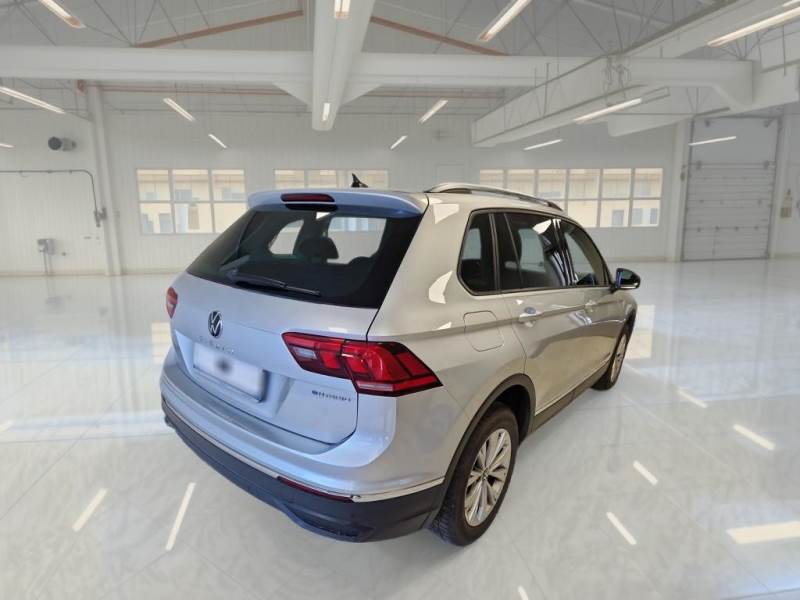 Volkswagen Tiguan 1.4 TSI Life - Hybrid - Automatic - 245 hp - 122.593 km