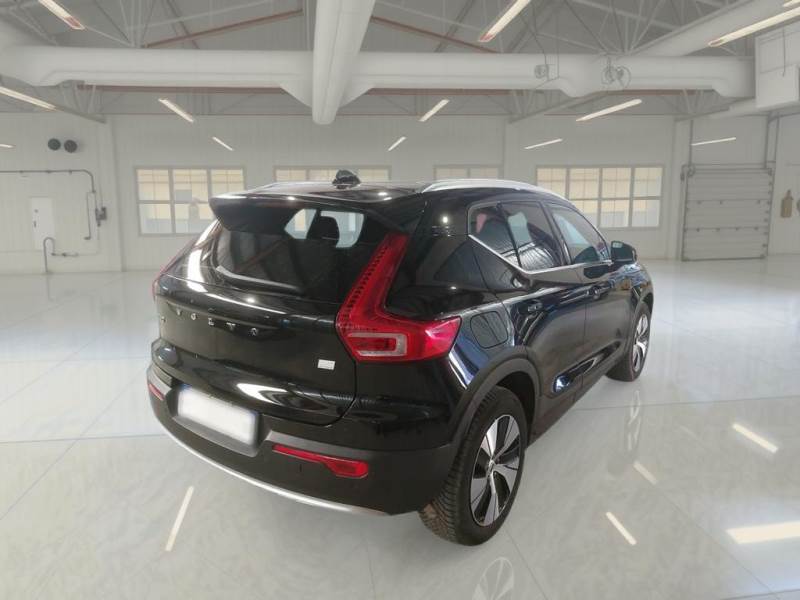 Volvo XC40 1.5 T4 Core - Hybrid - Automatic - 211 hp - 84.431 km