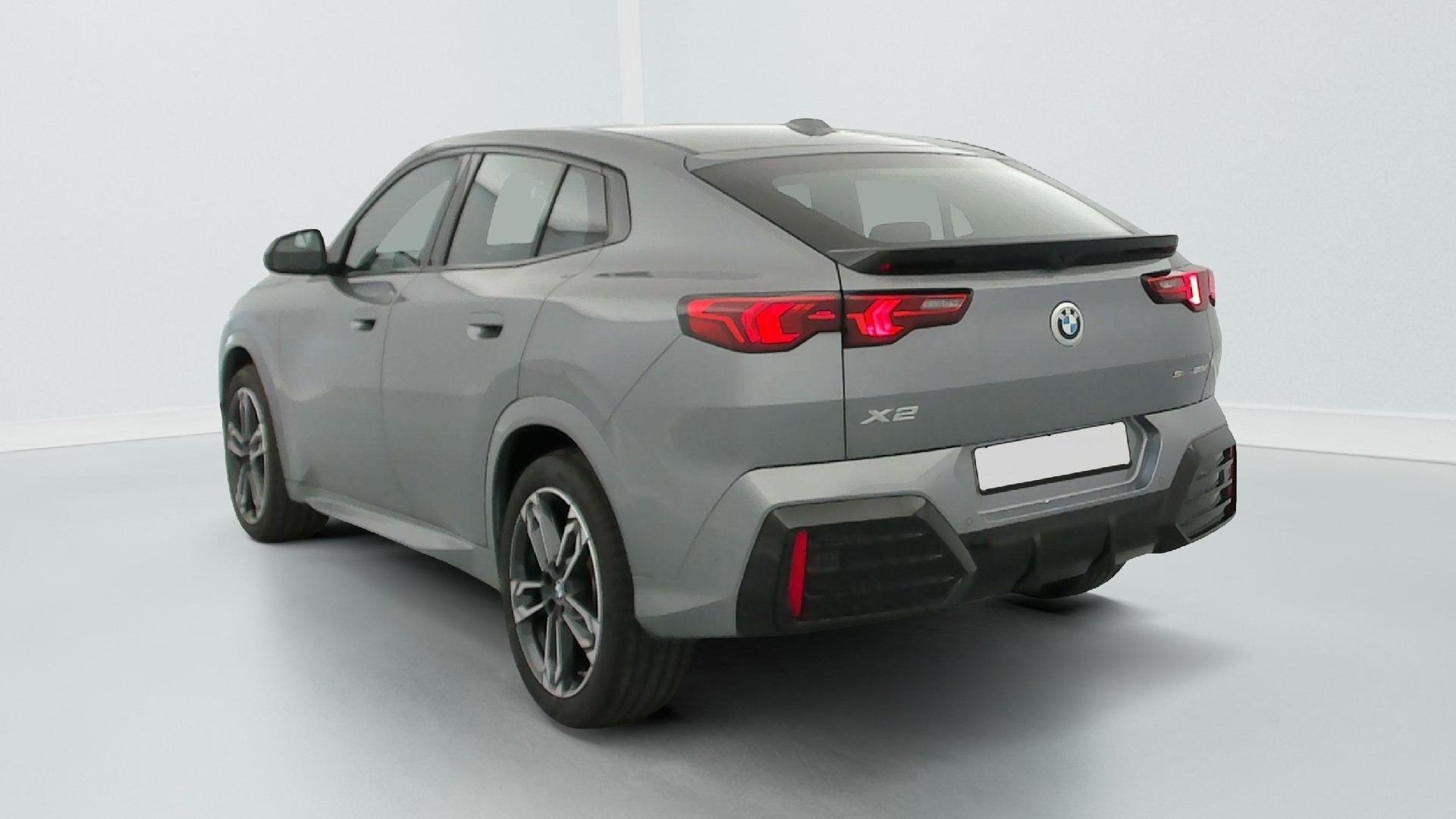 2025 BMW X2   