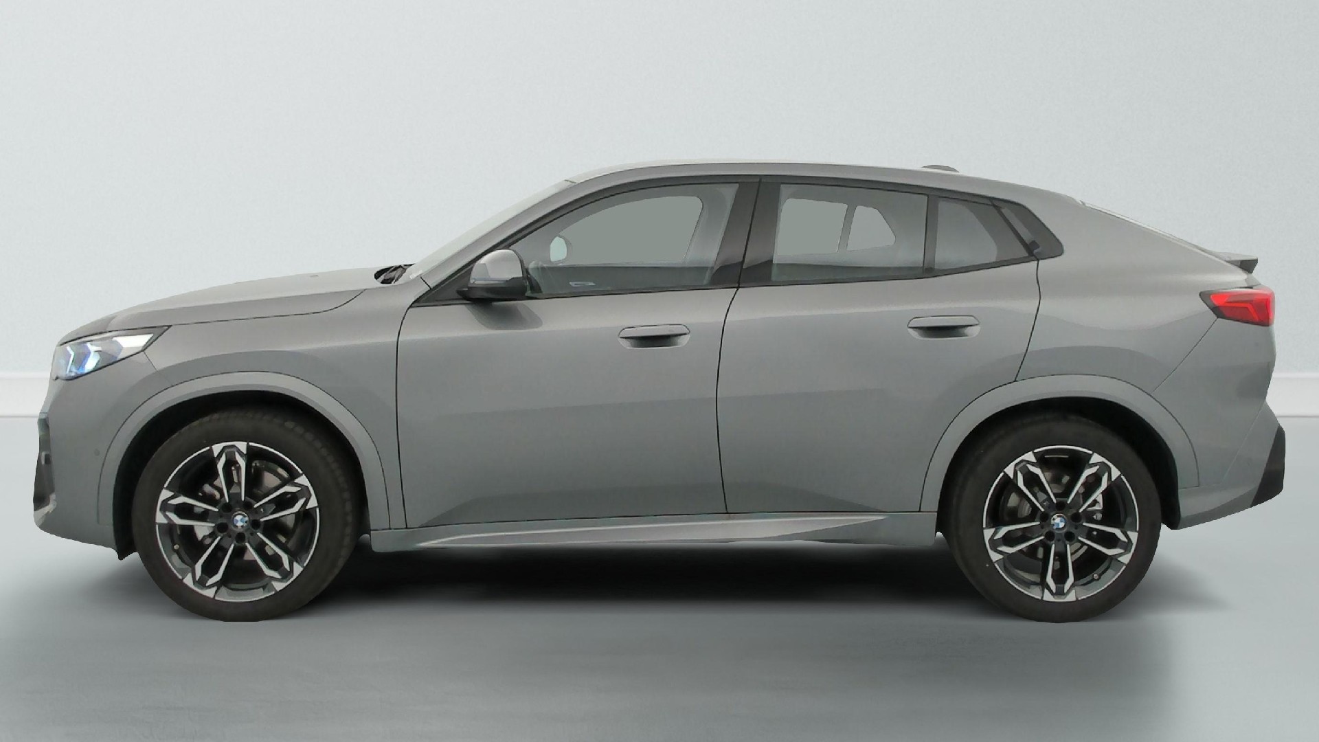 2025 BMW X2   