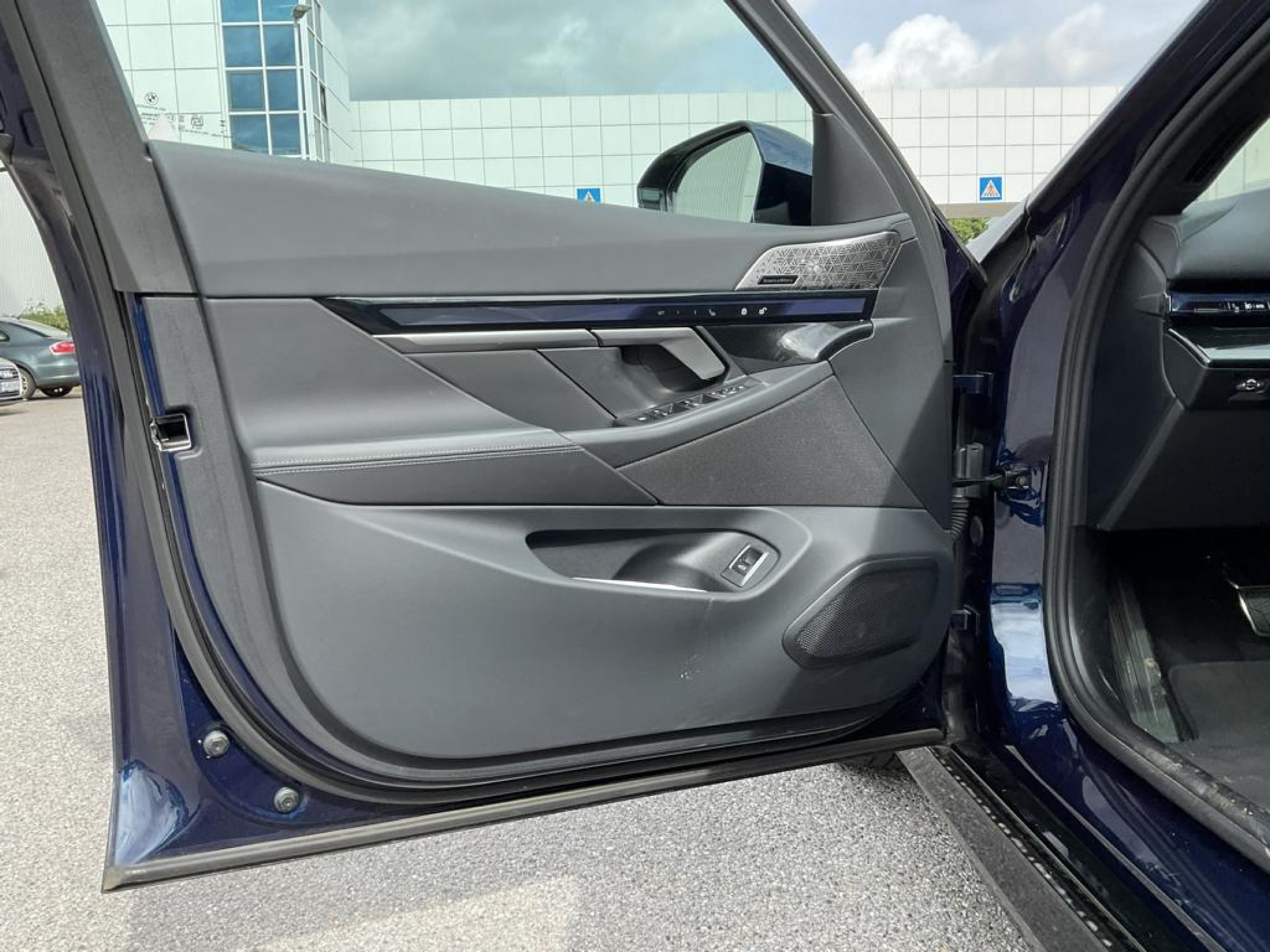 Foto 22 van BMW i5