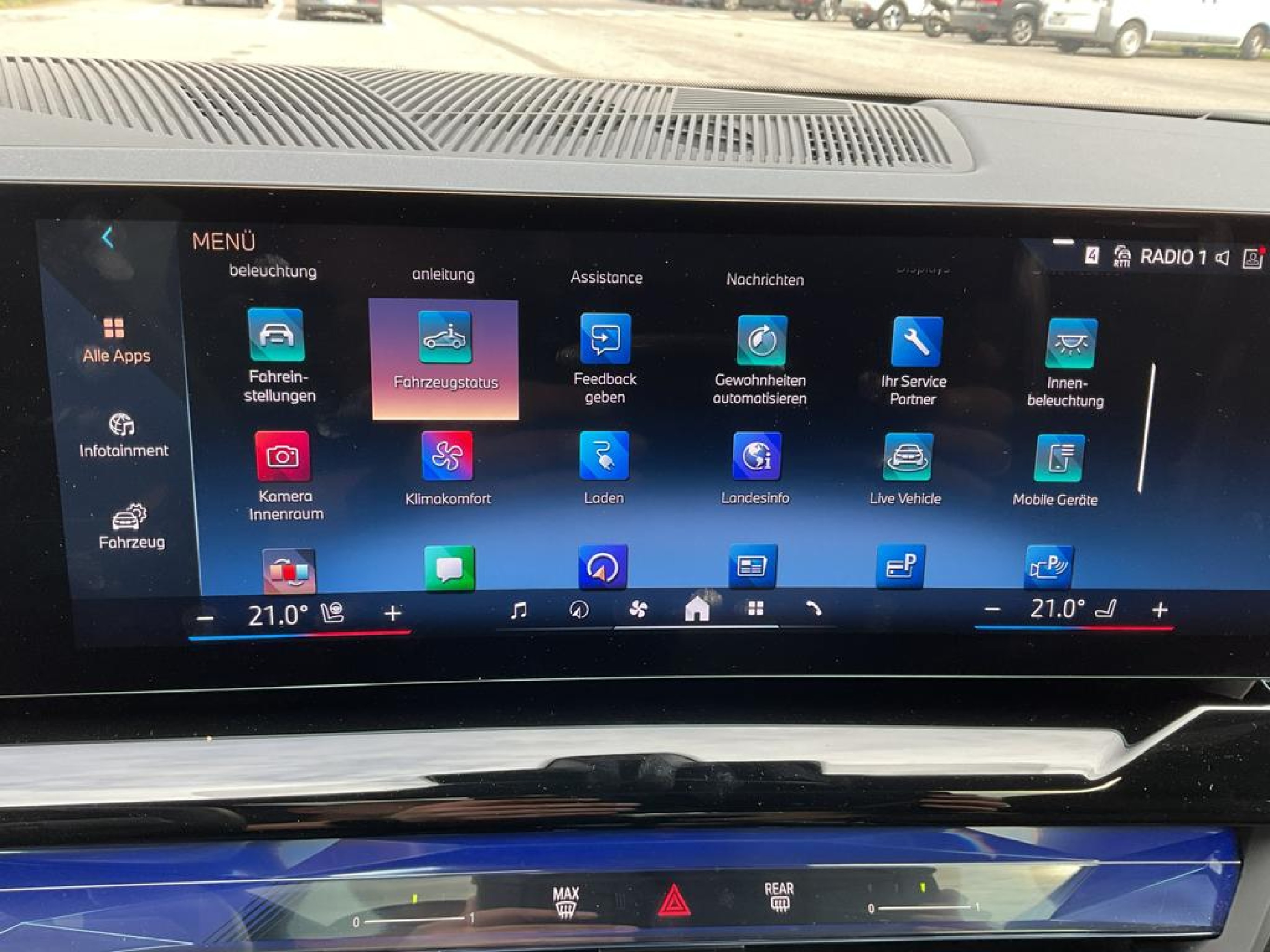 Foto 32 van BMW i5