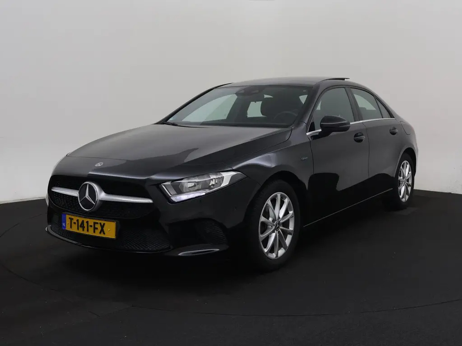 Mercedes-Benz A 250e - Hybrid - utomtic - 160 hp - 83.678 km
