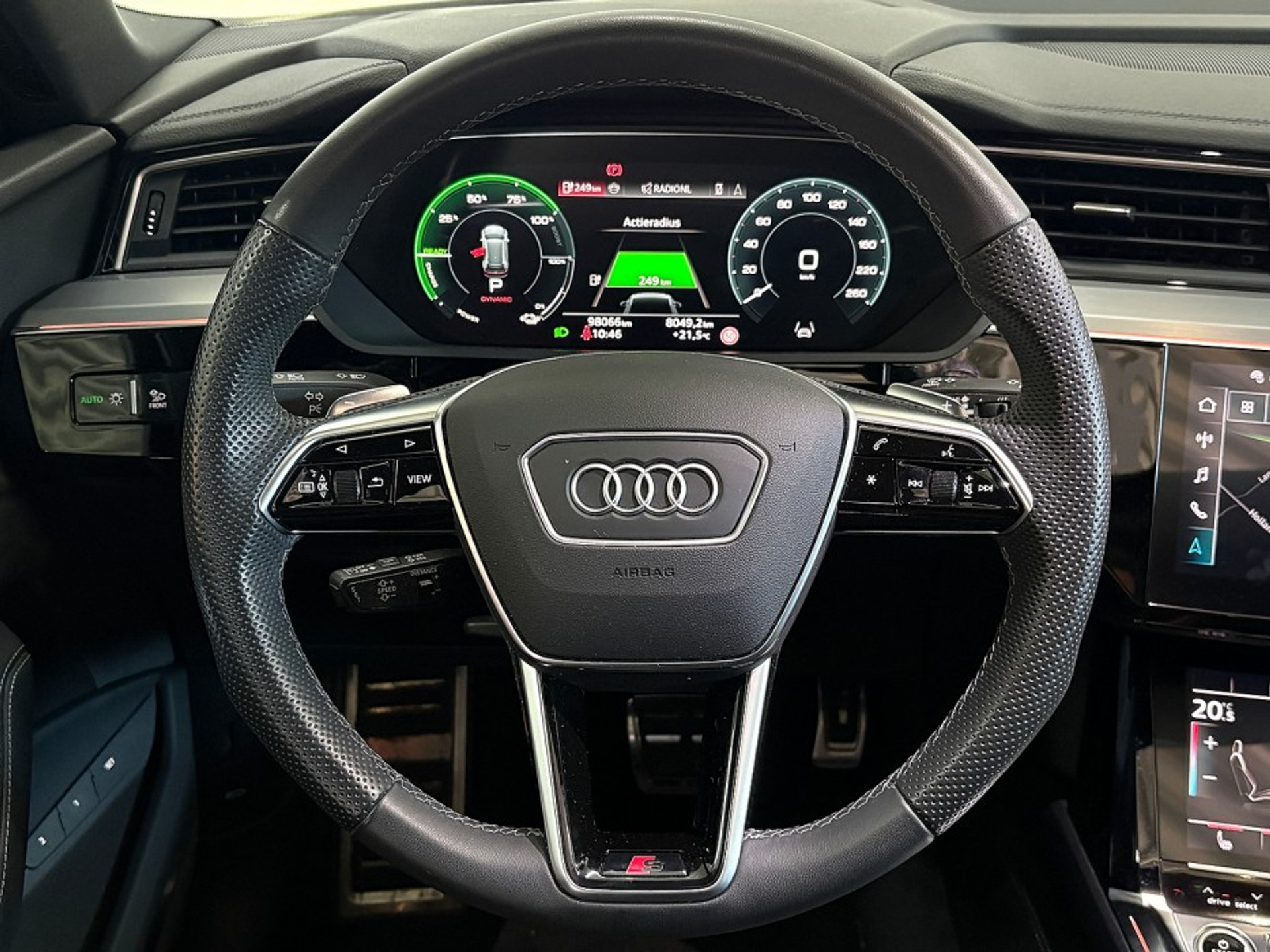 Foto 8 van Audi Q8