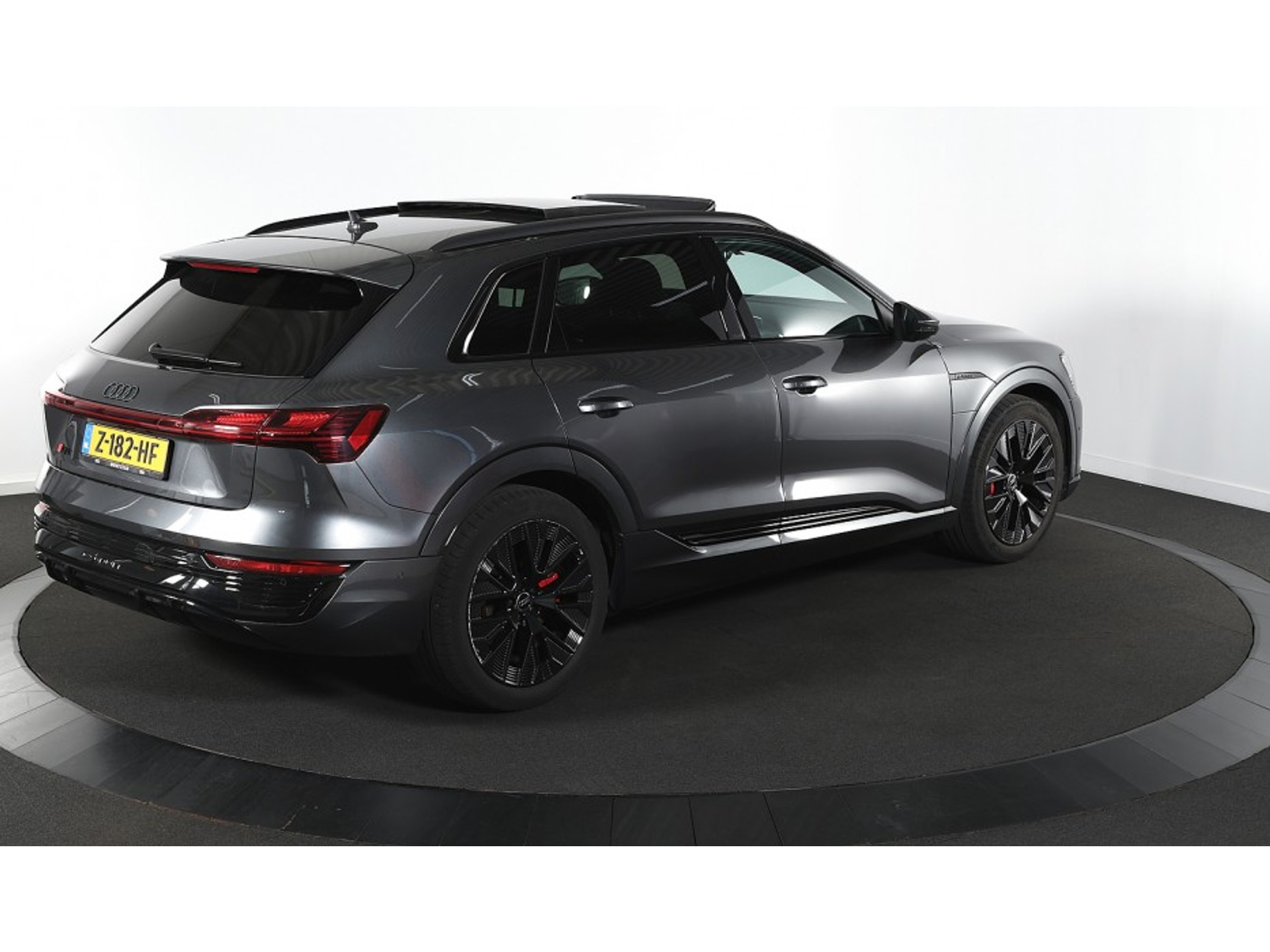 Foto 4 van Audi Q8