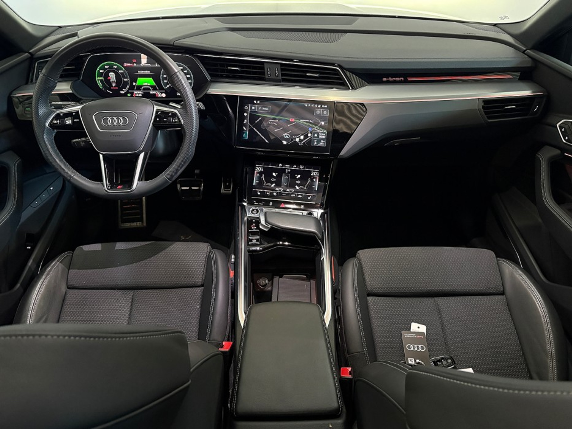 Foto 10 van Audi Q8