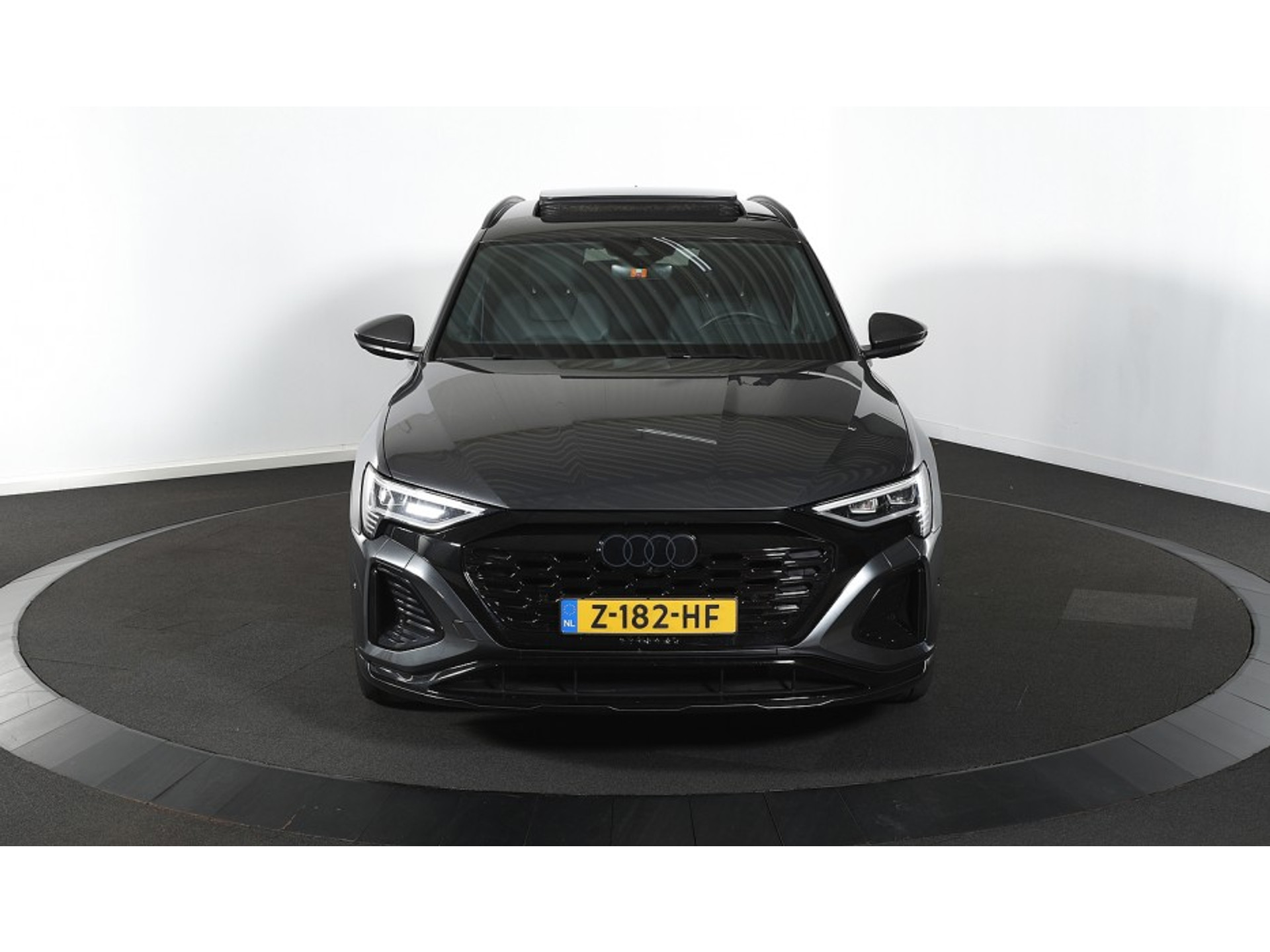Foto 3 van Audi Q8