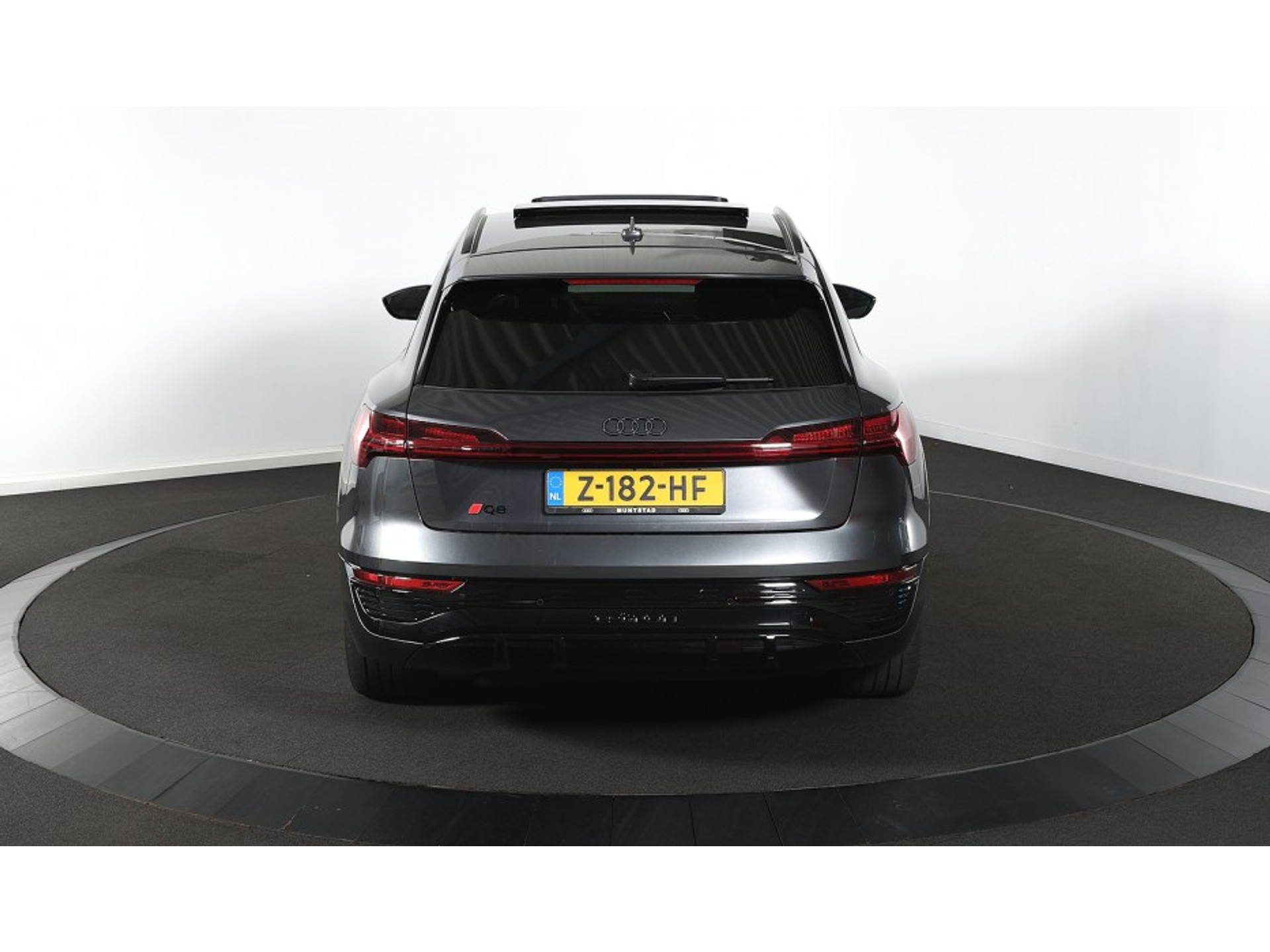 Foto 5 van Audi Q8