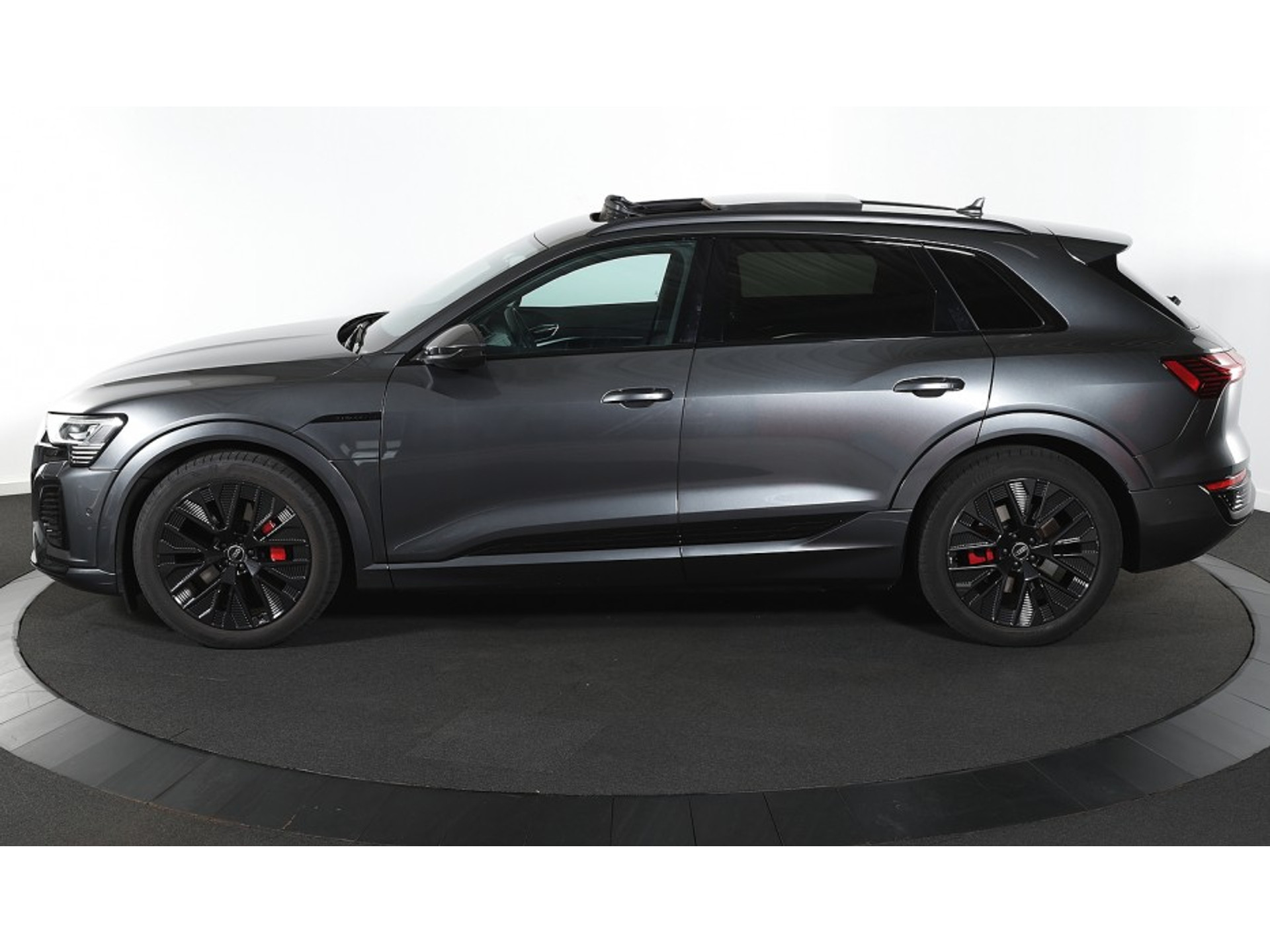 Foto 6 van Audi Q8