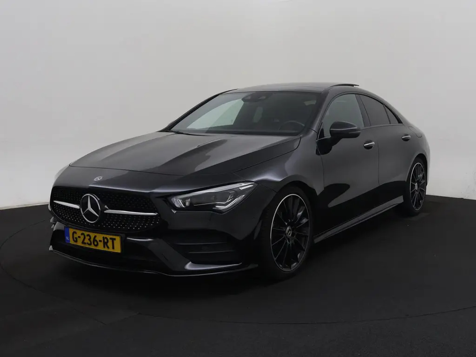 Mercedes-Benz CLA 200 Premium Plus - Petrol - Automatic - 163 hp - 114.291 km