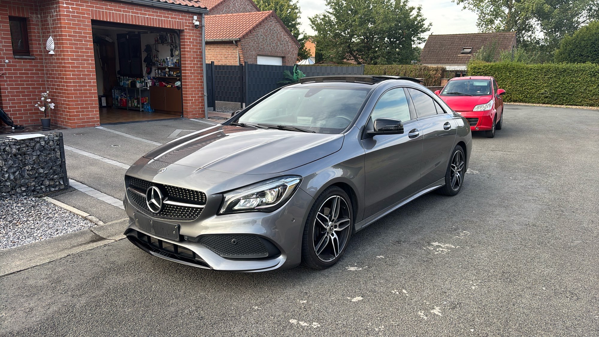 Mercedes-Benz CLA 180 AMG Line - Petrol - Automatic - 122 hp - 90.158 km