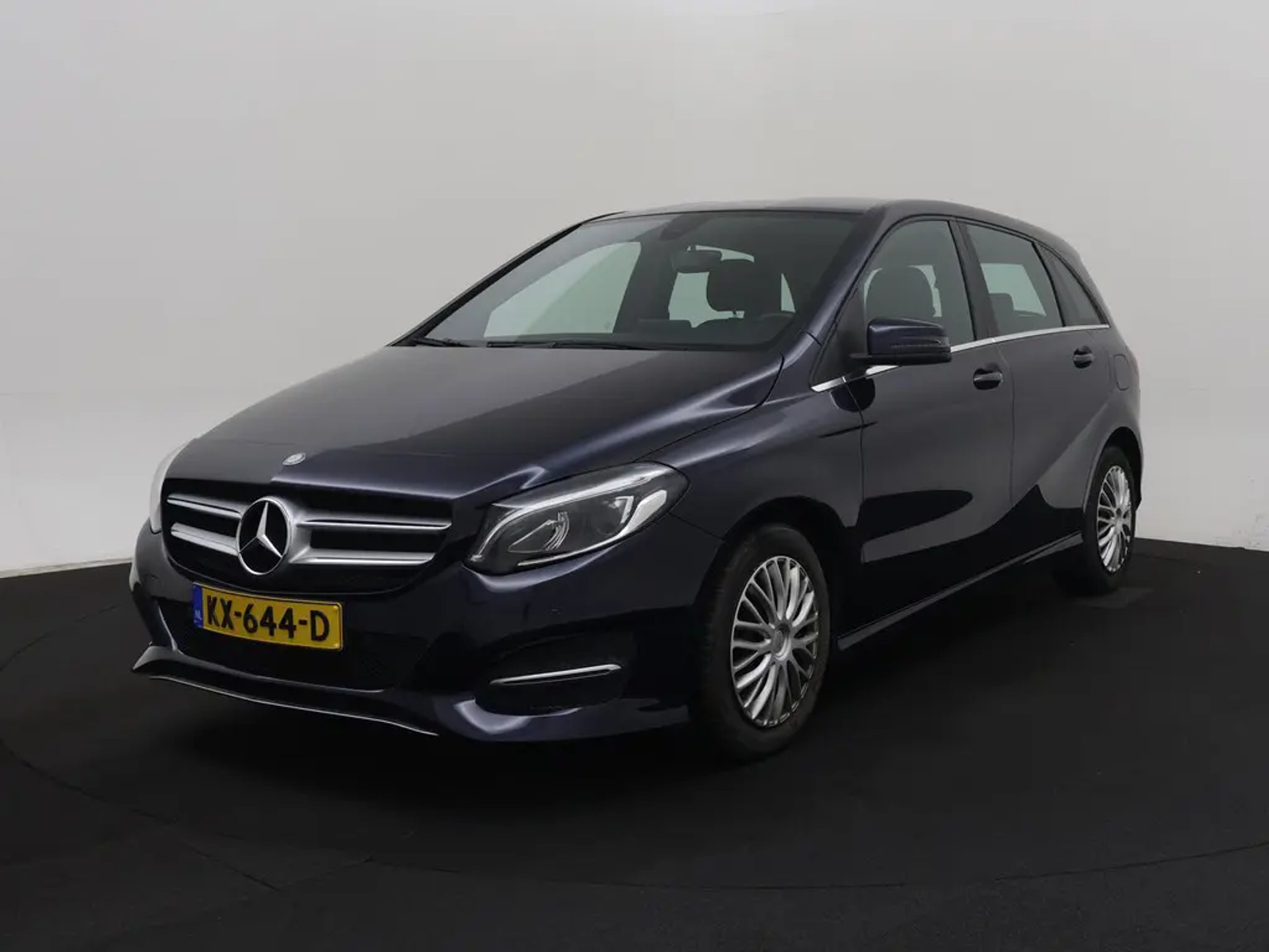 Mercedes-Benz B 180 Amition - Petrol - Manual - 122 hp - 69.414 km