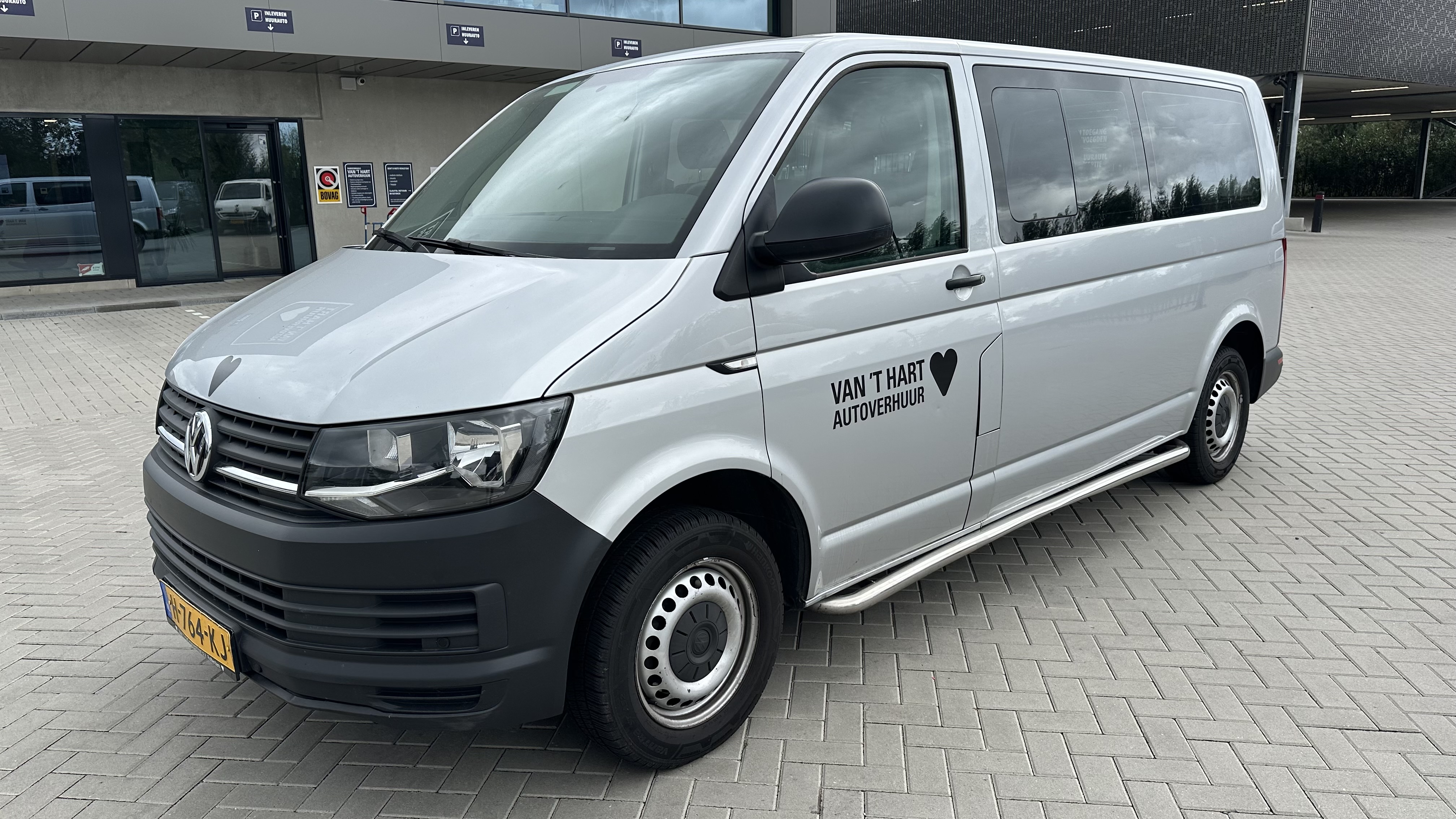 Volkswagen Transporter L2H1 2.0 TDI Comfortline - Diesel - Manual - 102 hp - 298.369 km