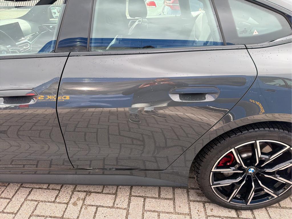 Foto 18 van BMW i4