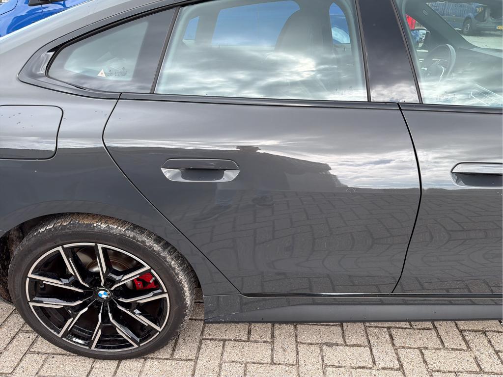 Foto 25 van BMW i4