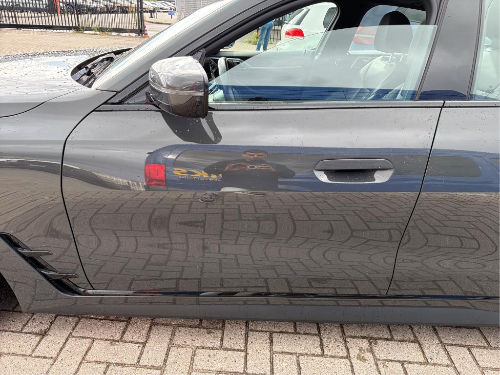 Foto 17 van BMW i4