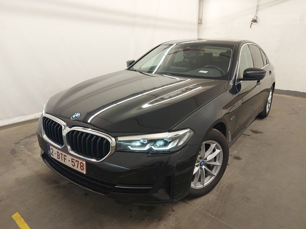BMW 5 Series 520e Lounge - Hybrid - Automatic - 164 hp - 146.608 km