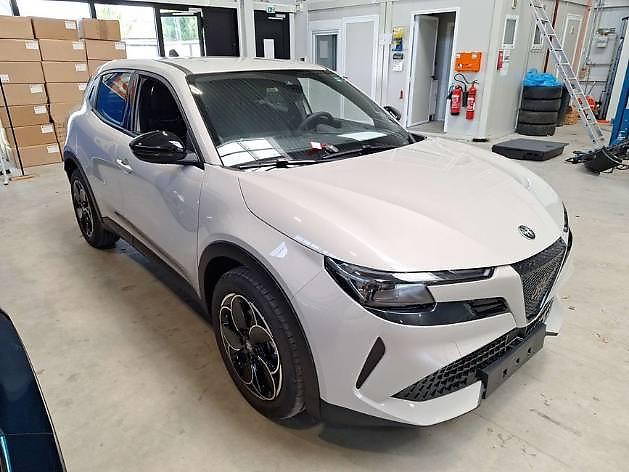 2025 Alfa Romeo Junior salvage, VIN ZAANAVA54RJA23195