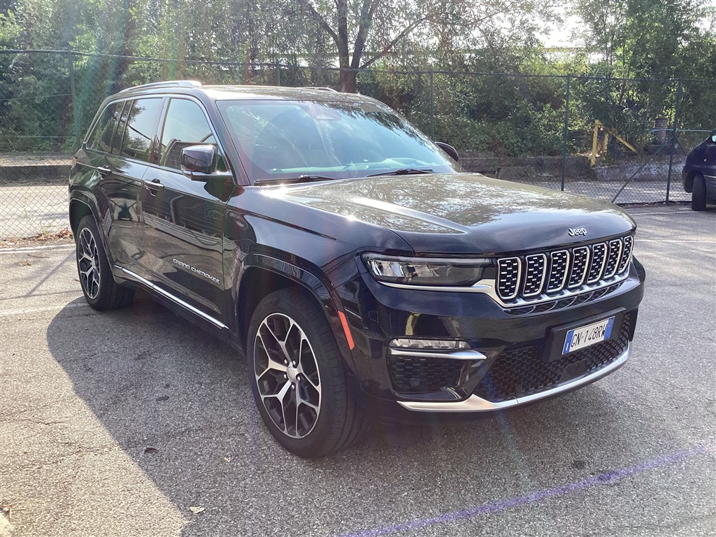 2023 Jeep Cherokee salvage, VIN 1C4RJYE62P8779851