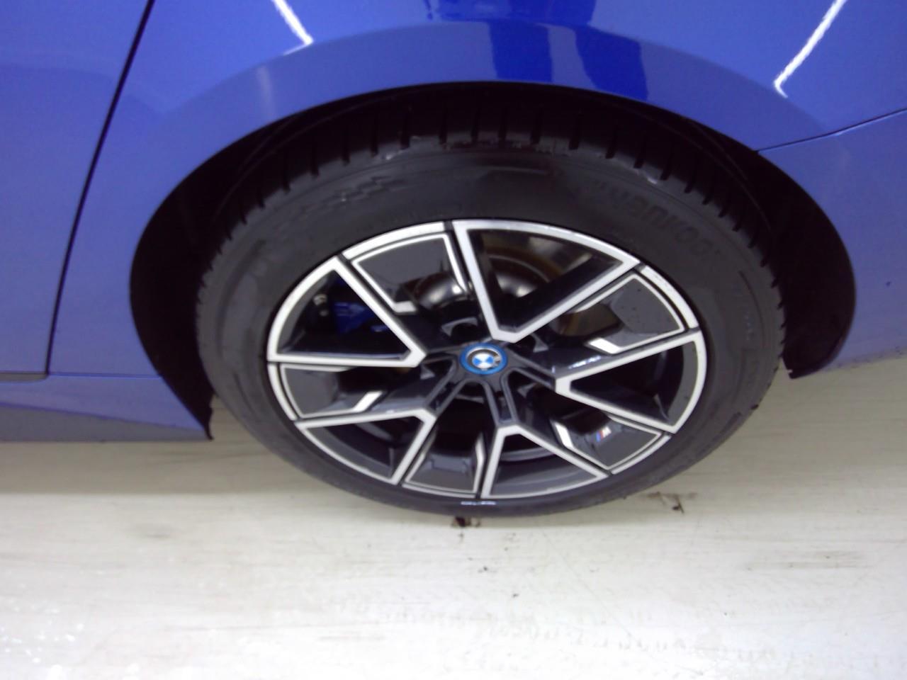 Foto 15 van BMW i4