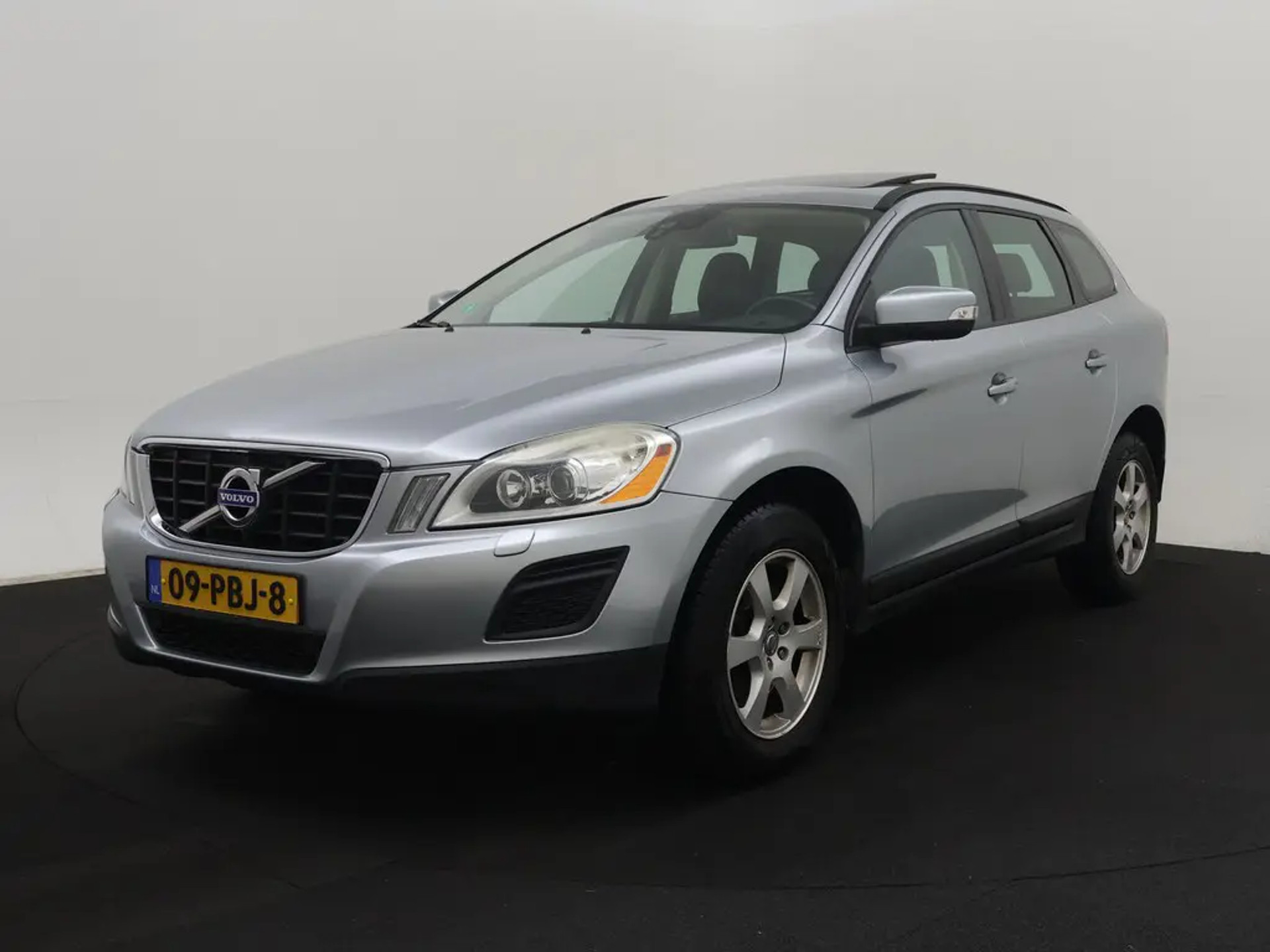 Volvo XC60 2.0i Kinetic - Petrol - Automatic - 203 hp - 315.497 km