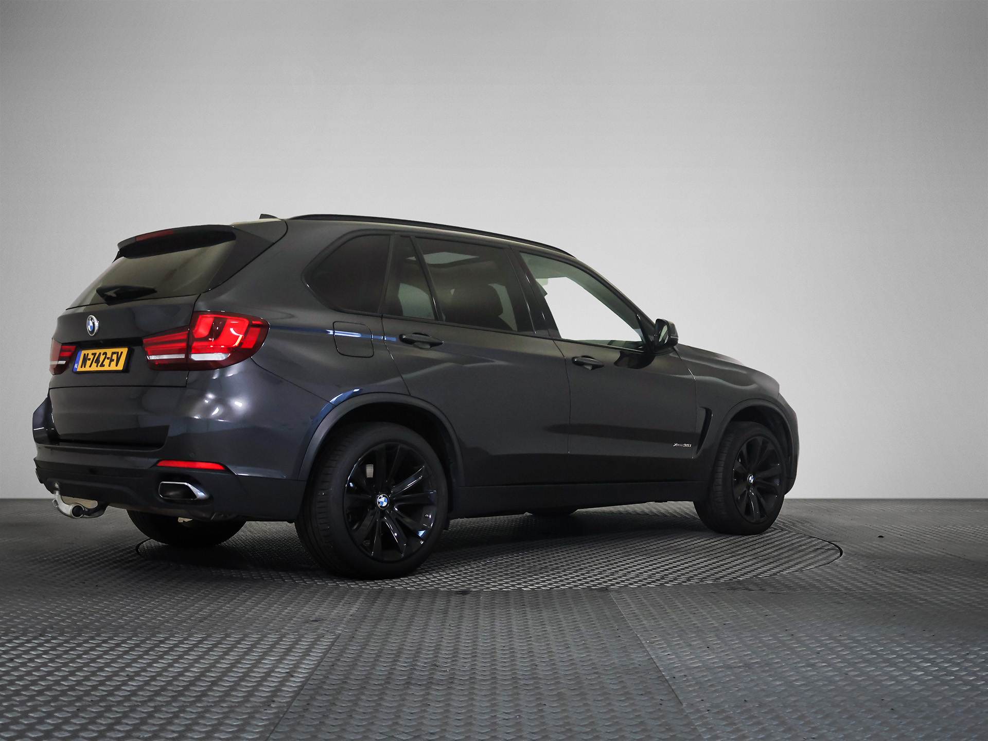 BMW X5 35i High Executive - Petrol - Automatic - 306 hp - 74.942 km