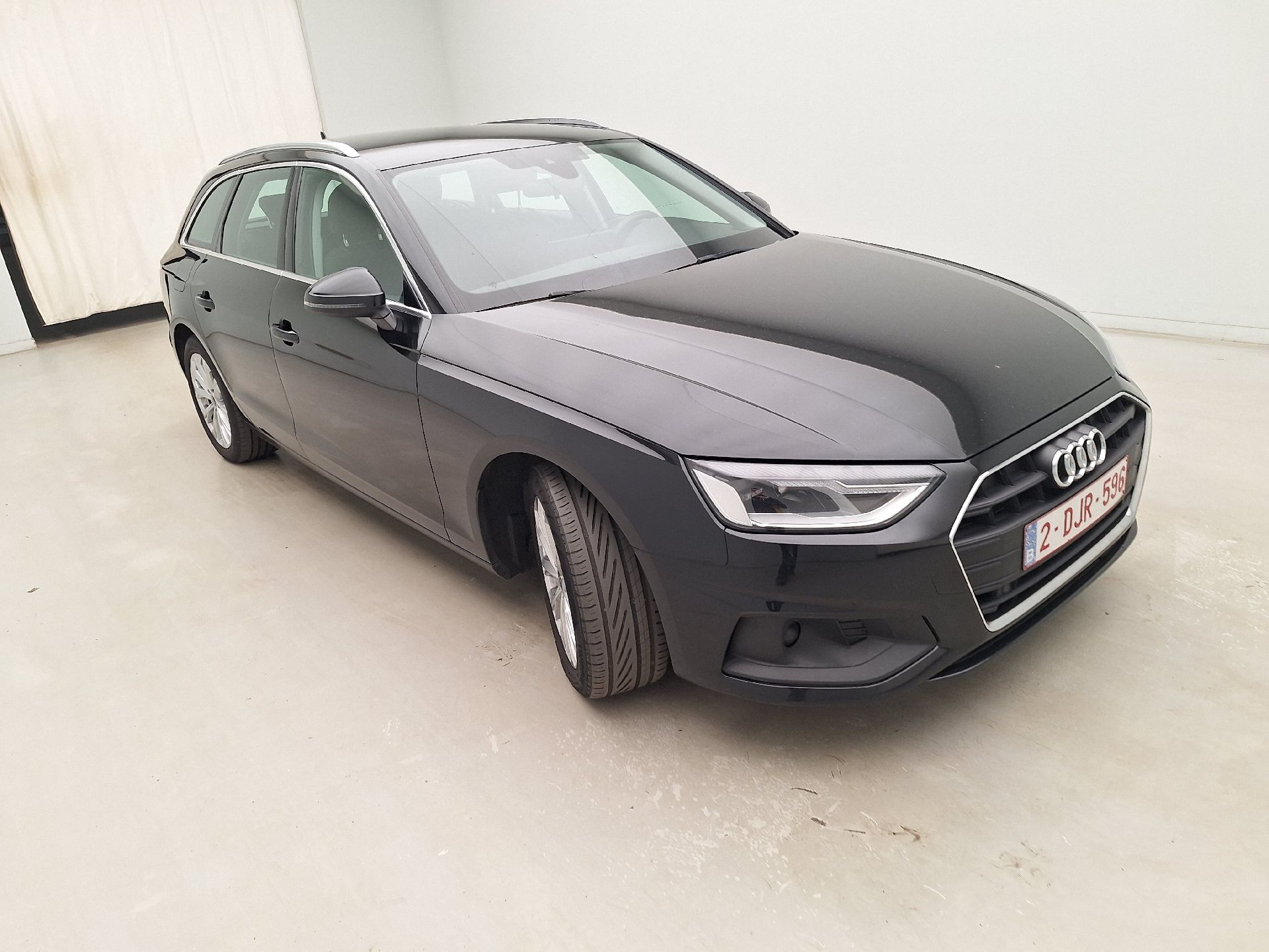Audi A4 Avant 30 TDI Attraction